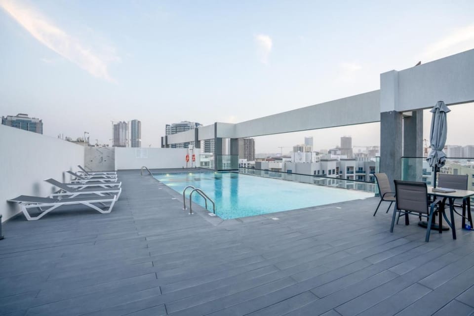 View (from property/room), Pool view, Swimming pool, sunbed