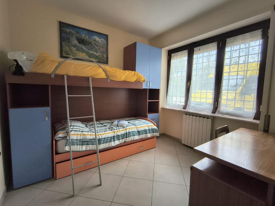 bunk bed