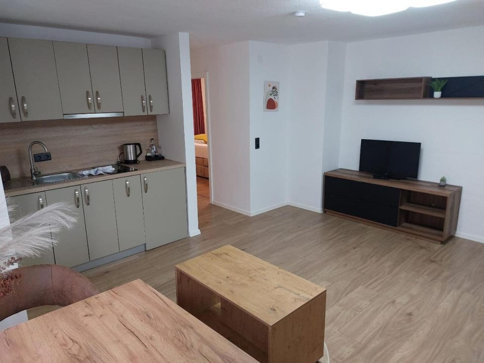 TV and multimedia, Kitchen or kitchenette, stove