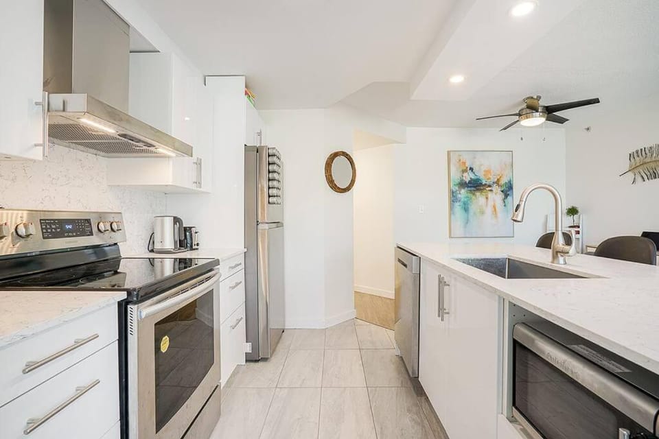 Yaletown Gorgeous Unit Steps from the Beach Apartment in Vancouver