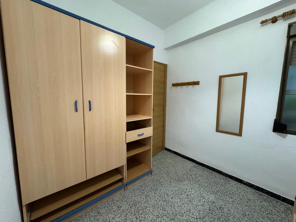 Photo of the whole room, wardrobe