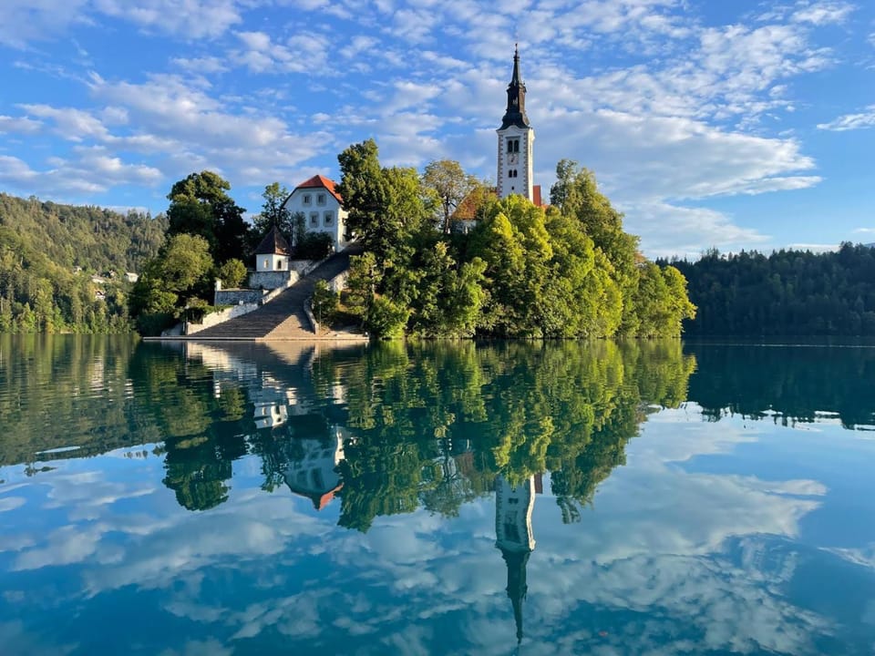 Nearby landmark, Day, Natural landscape, Lake view, Mountain view