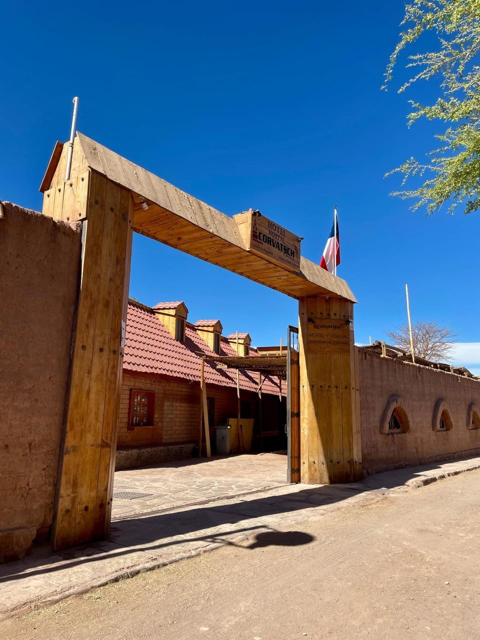 Facade/entrance, Day, Landmark view