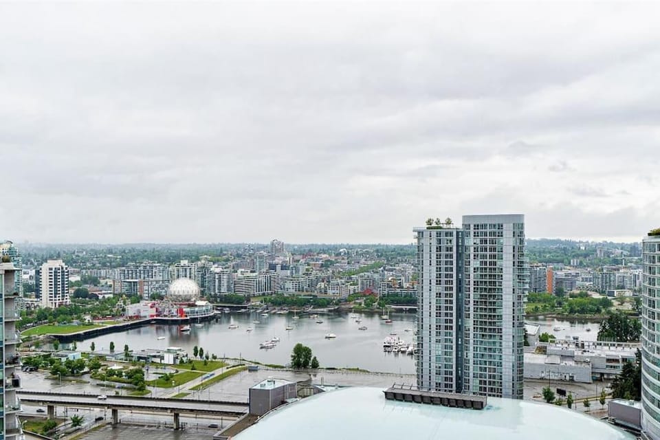 Home in the Sky with Gorgeous Water Views Apartment in Vancouver