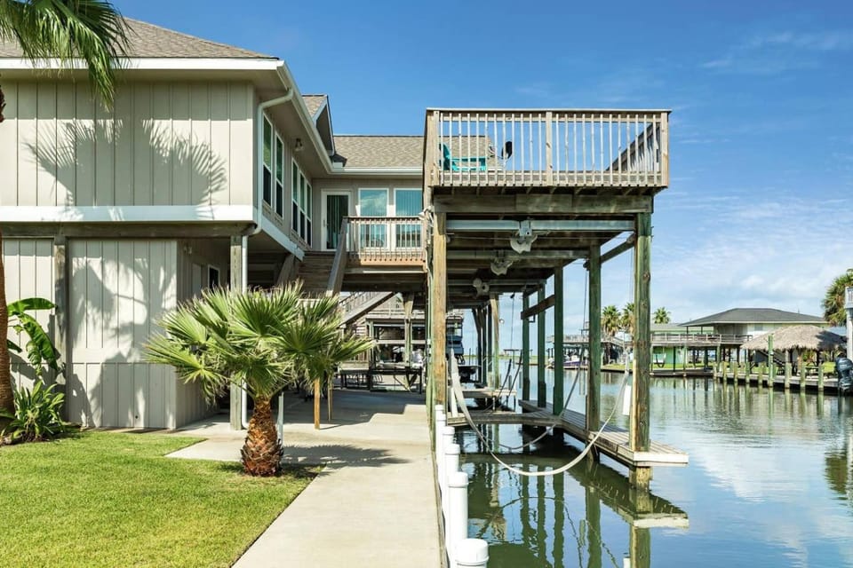 Campo Del Mar - Fish, Boat, Relax on the Bay House in Alvin