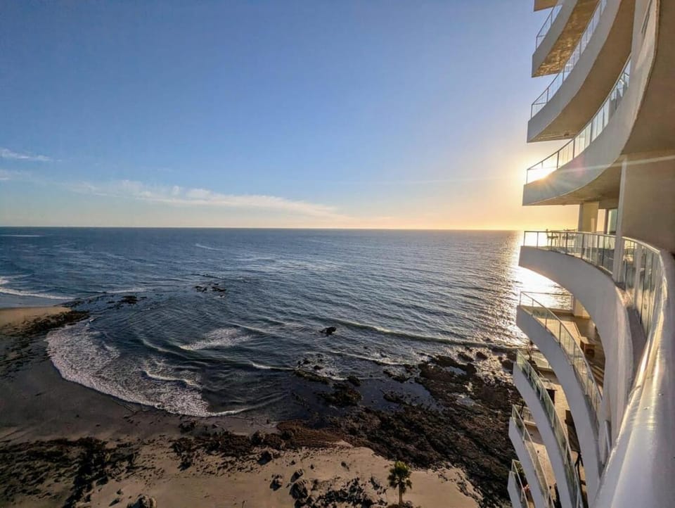 Dream Condo Pool, Jacuzzi, and Ocean Views Apartment in Rosarito