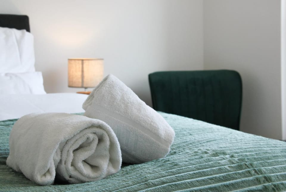 Bed, Photo of the whole room, Bedroom, towels