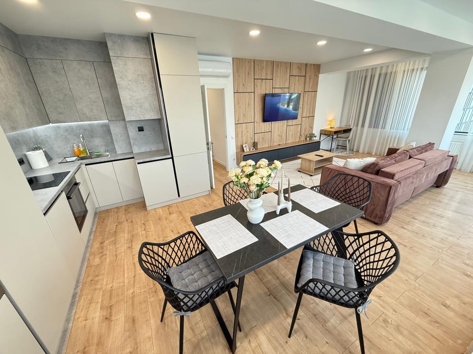 TV and multimedia, Kitchen or kitchenette, Living room, Dining area