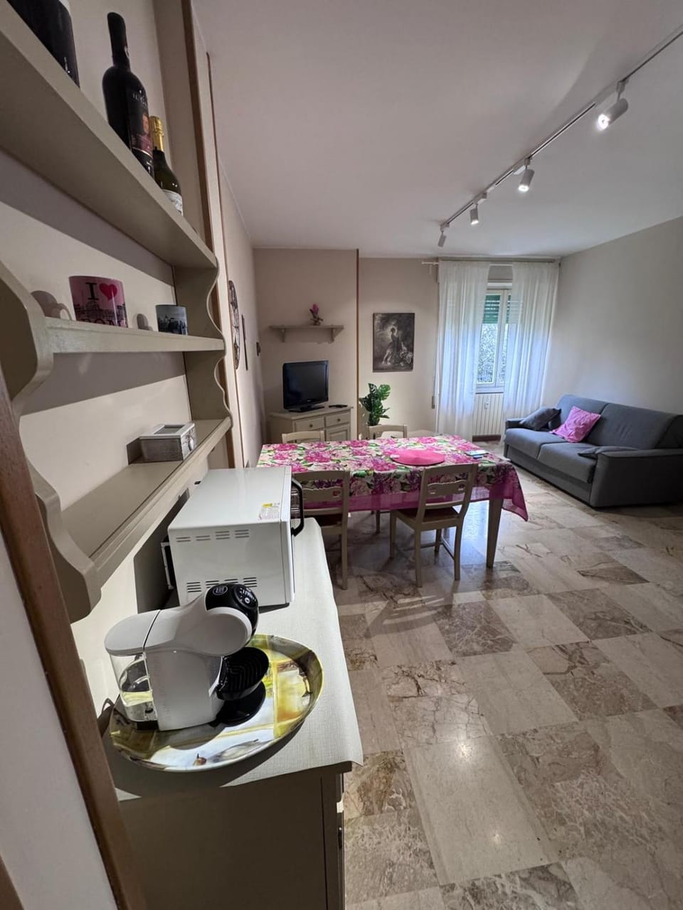 Living room, Seating area, Dining area