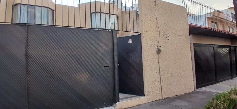 Property building, Facade/entrance