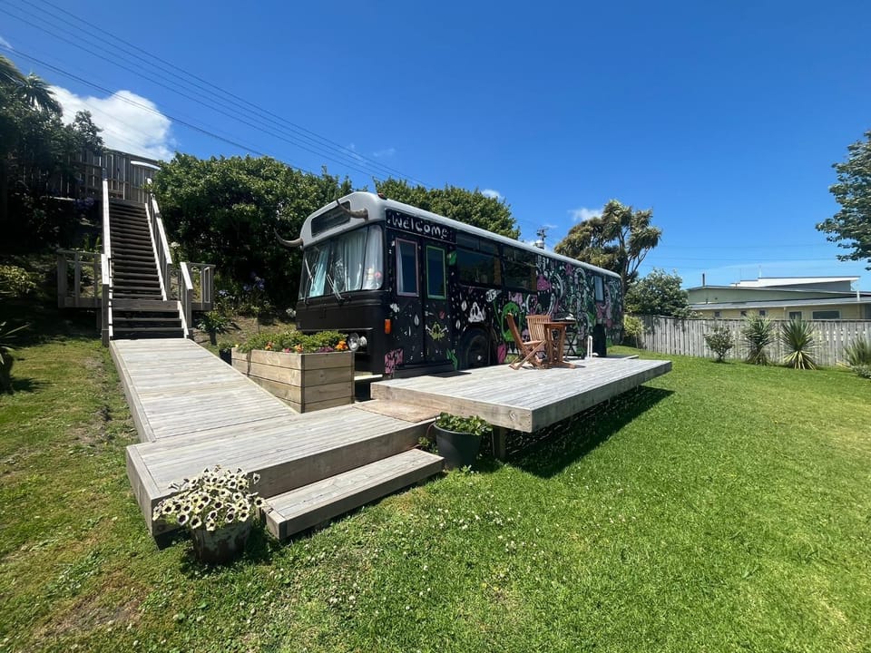 Luxury Beach Bus House in Whanganui