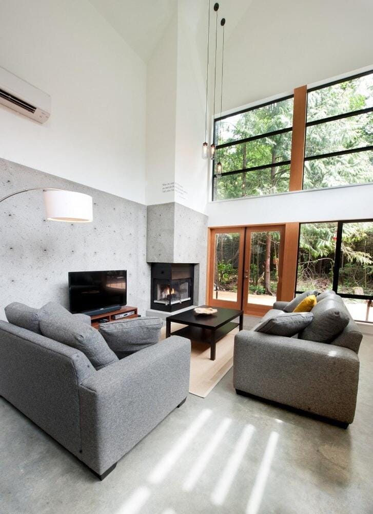 Ray of Sunshine House in Tofino