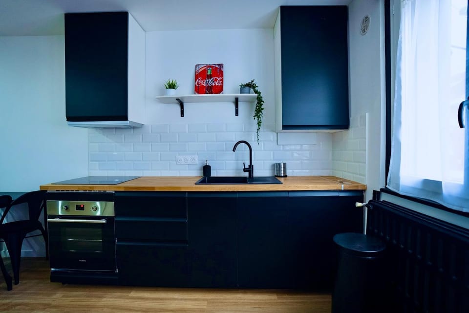 Kitchen or kitchenette, Decorative detail, oven, stove, kitchen