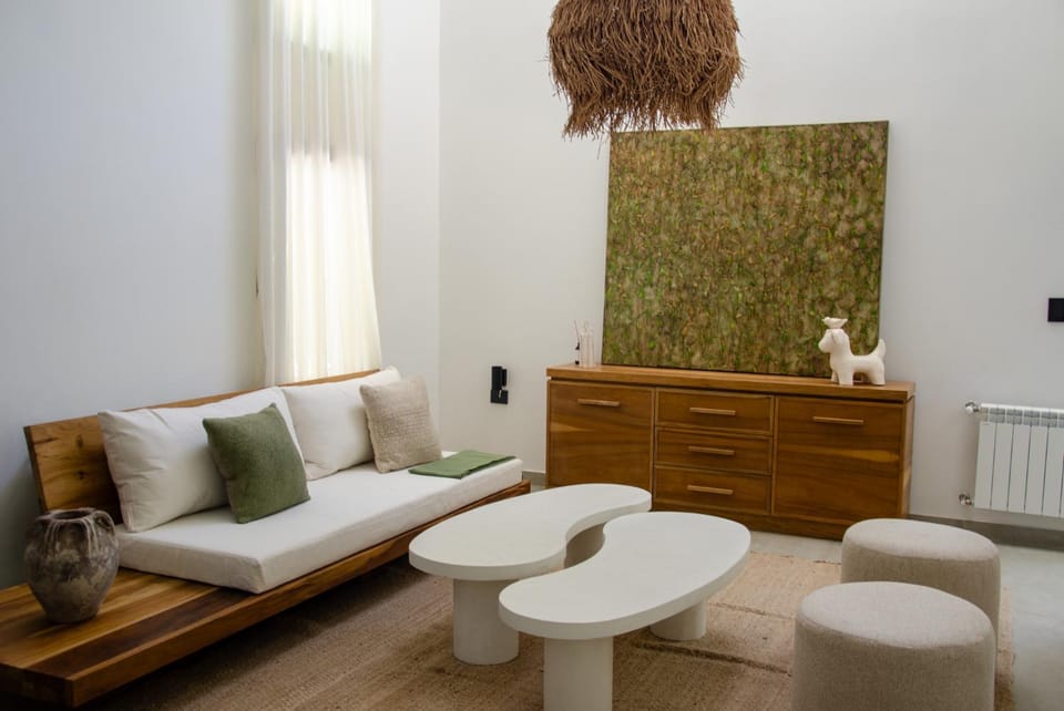 Living room, internet