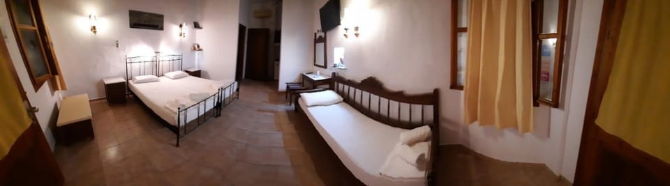Thalatta Apartment hotel in Milos
