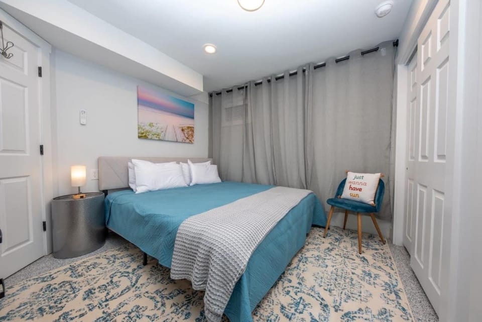 Bed, Photo of the whole room, Bedroom, wardrobe