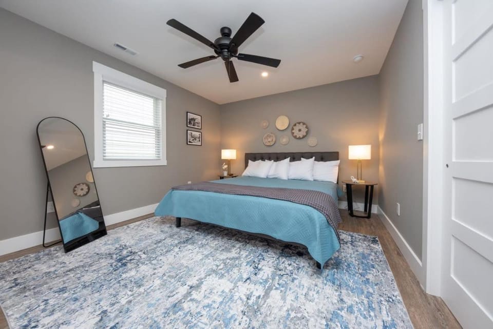 Bed, Photo of the whole room, Bedroom