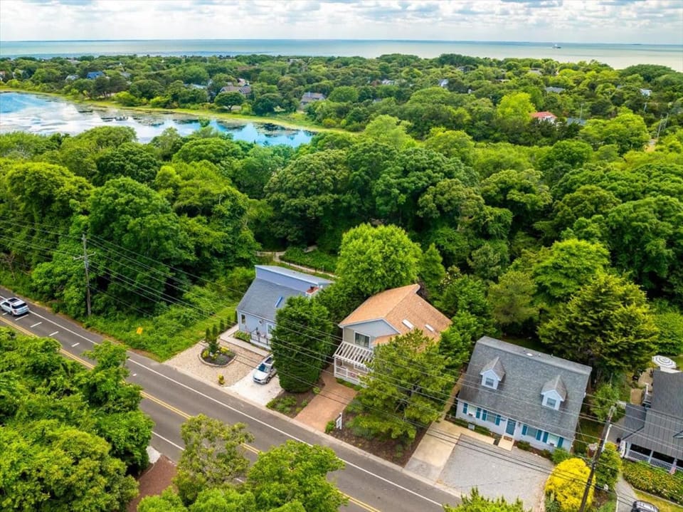 Property building, Neighbourhood, Natural landscape, Lake view, Street view