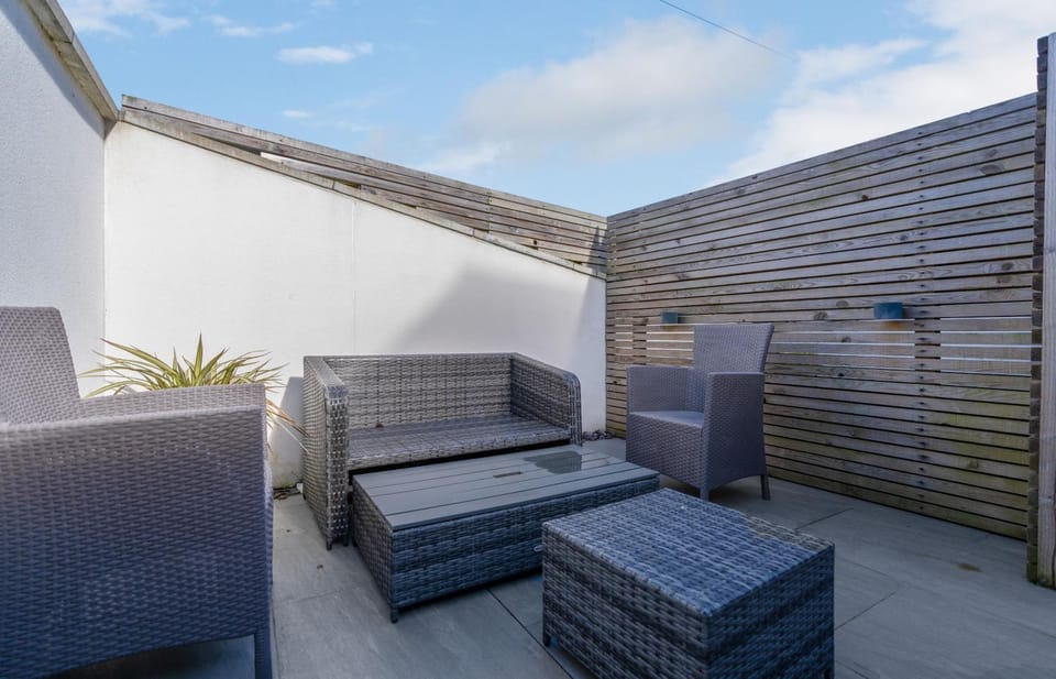Garden, Garden, Balcony/Terrace