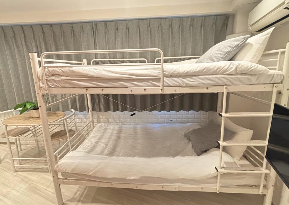Bed, bunk bed