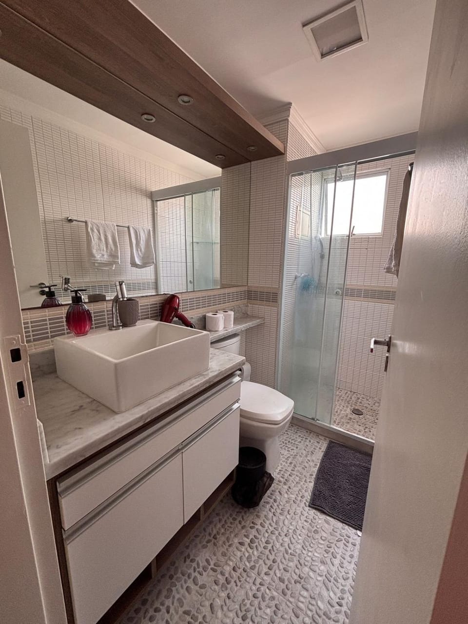 Shower, Bathroom, towels