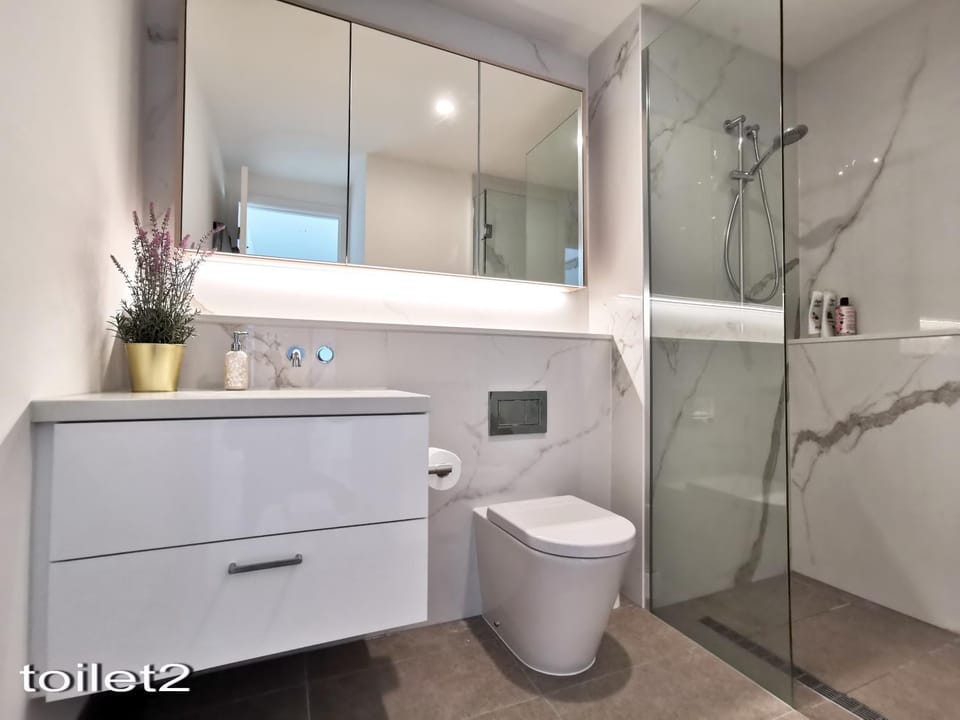 Two Bedroom Apartment In North Melbourne with Parking Apartment in Melbourne