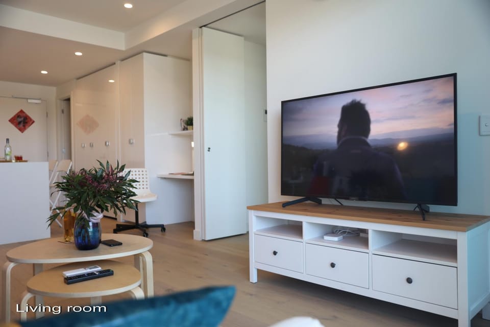 Two Bedroom Apartment In North Melbourne with Parking Apartment in Melbourne