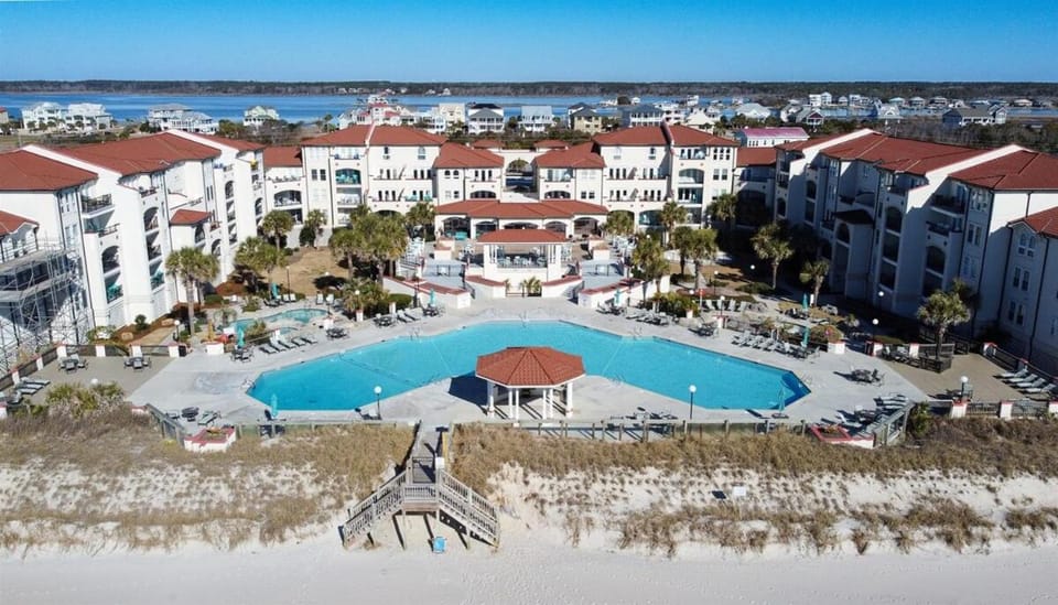 Capri Sun- Luxe Oceanfront Escape at Villa Capriani Apartment in North Topsail Beach