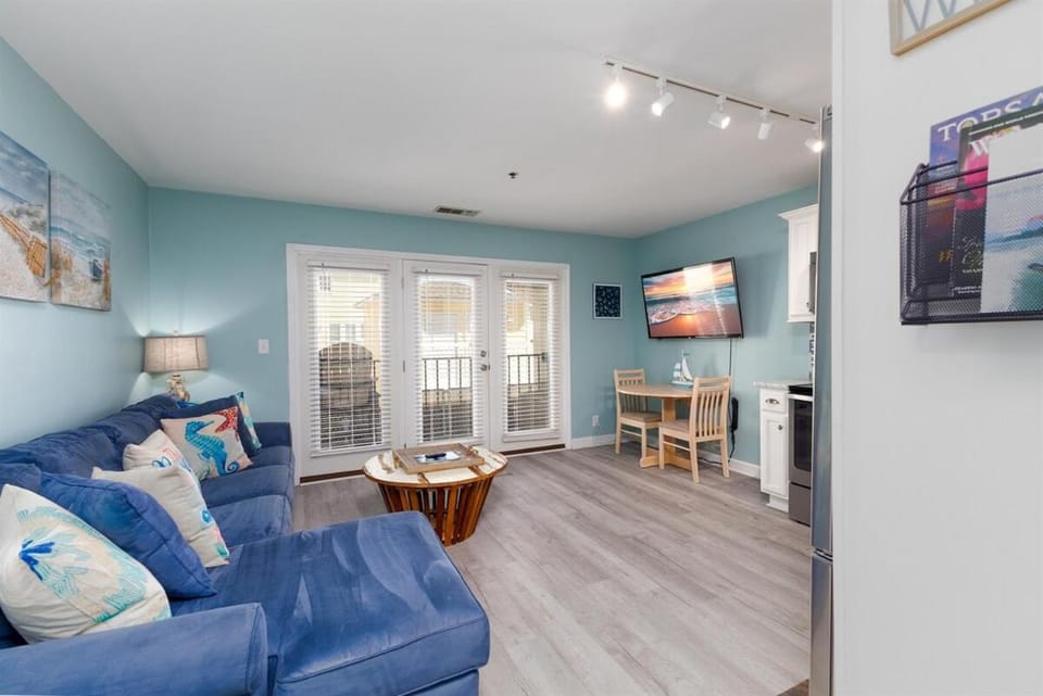 Capri Sun- Luxe Oceanfront Escape at Villa Capriani Apartment in North Topsail Beach