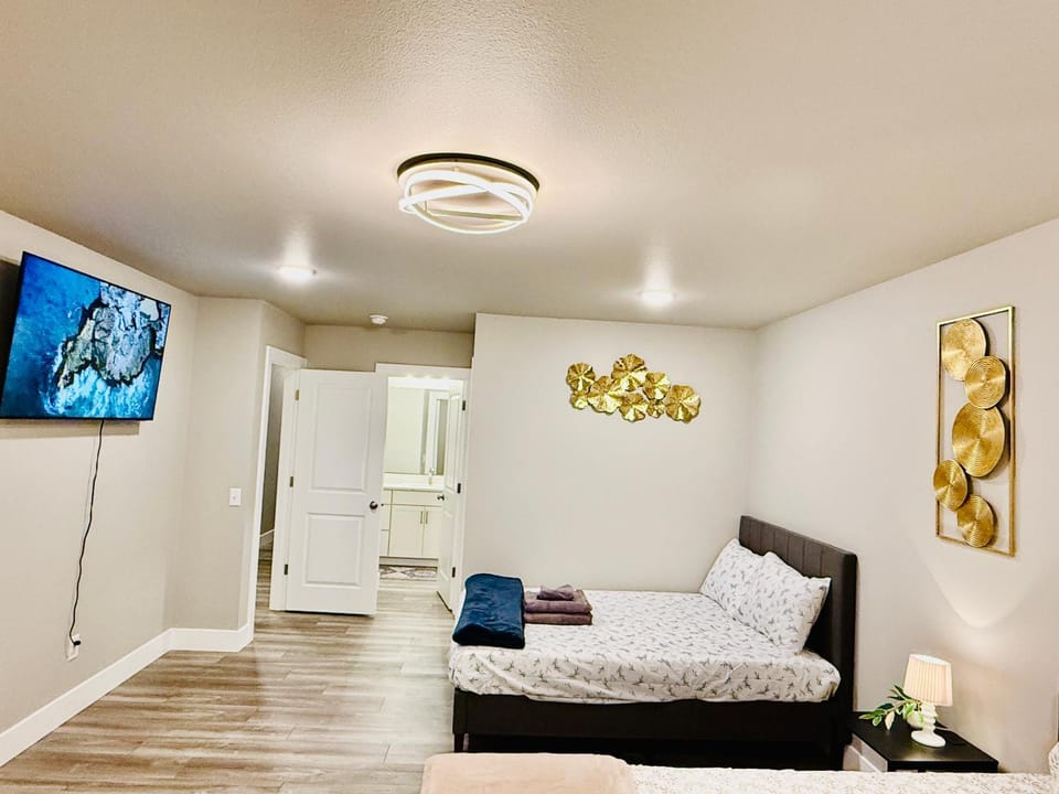 SINGLE HOUSE 1- Beautiful- Peaceful-4Beds 3baths- Sleeps 12 Apartment in Anchorage