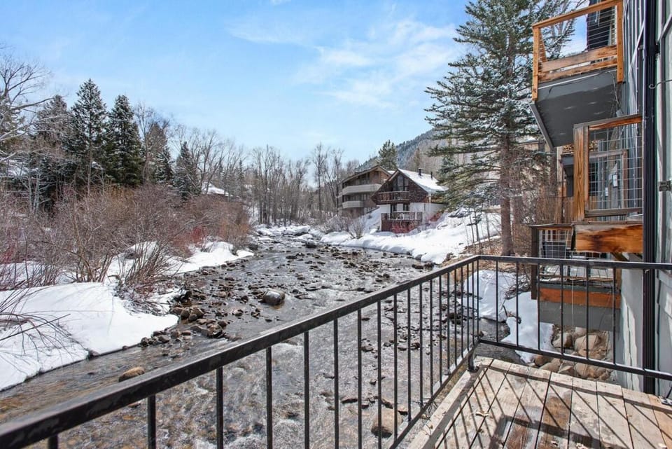 Natural landscape, Winter, Balcony/Terrace, Mountain view, River view