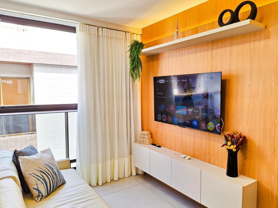 Communal lounge/ TV room, TV and multimedia, Living room, Seating area, Evening entertainment