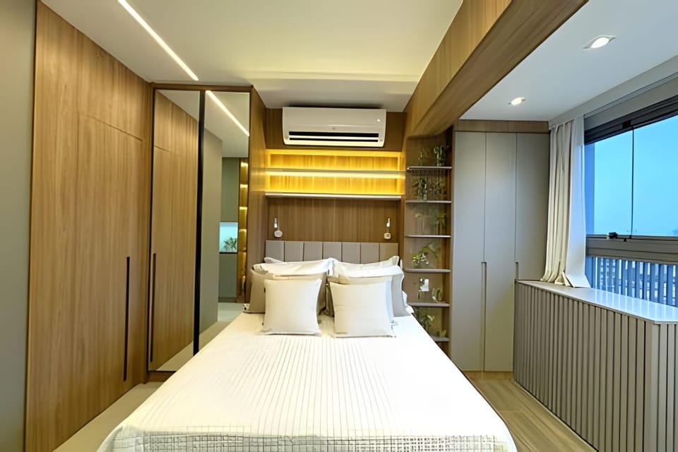 Bed, TV and multimedia, Seating area, Bedroom, Guests