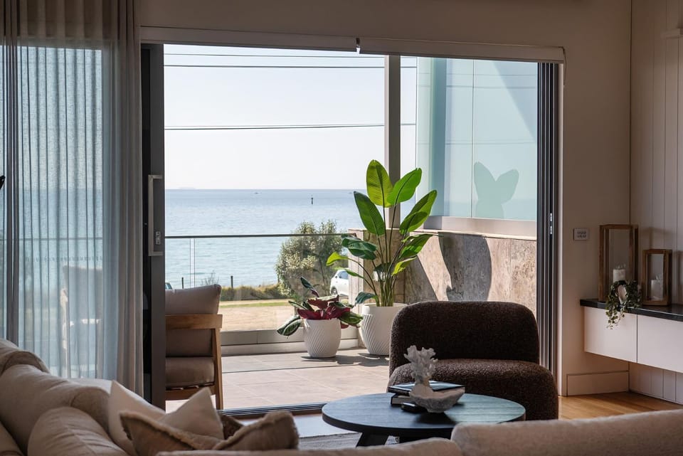 View (from property/room), Balcony/Terrace, Seating area, Sea view