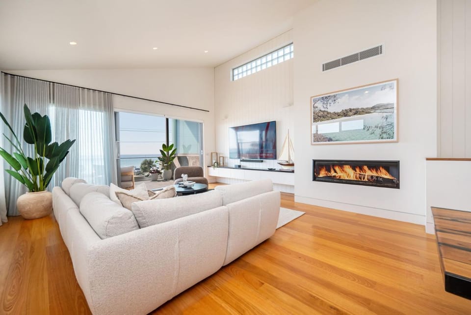 Communal lounge/ TV room, TV and multimedia, Living room, Seating area, Evening entertainment, fireplace
