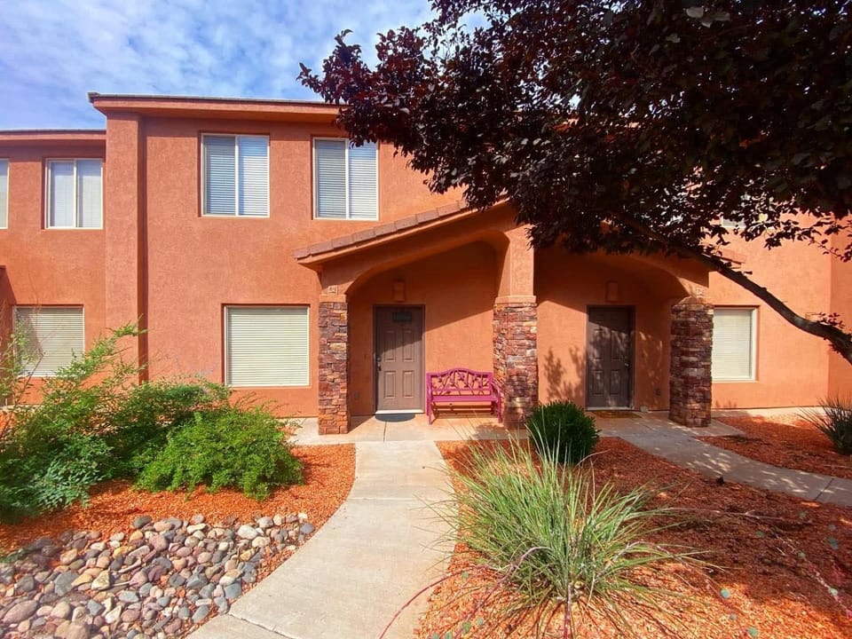 Kasa Kanab Modern Townhome Pet Friendly House in Kanab