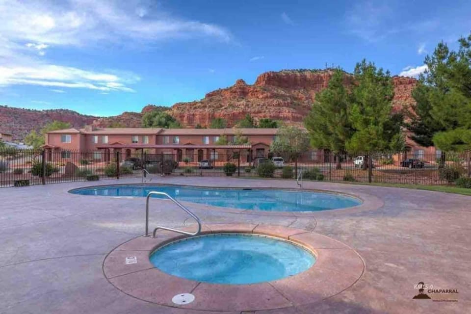 Kasa Kanab Modern Townhome Pet Friendly House in Kanab