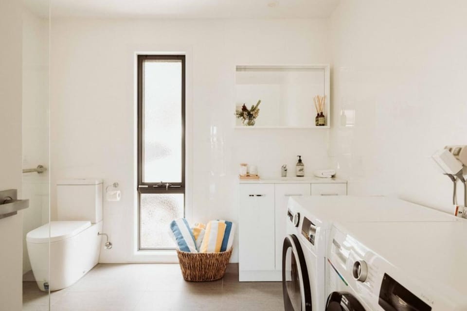 Toilet, Bathroom, washing machine, dryer