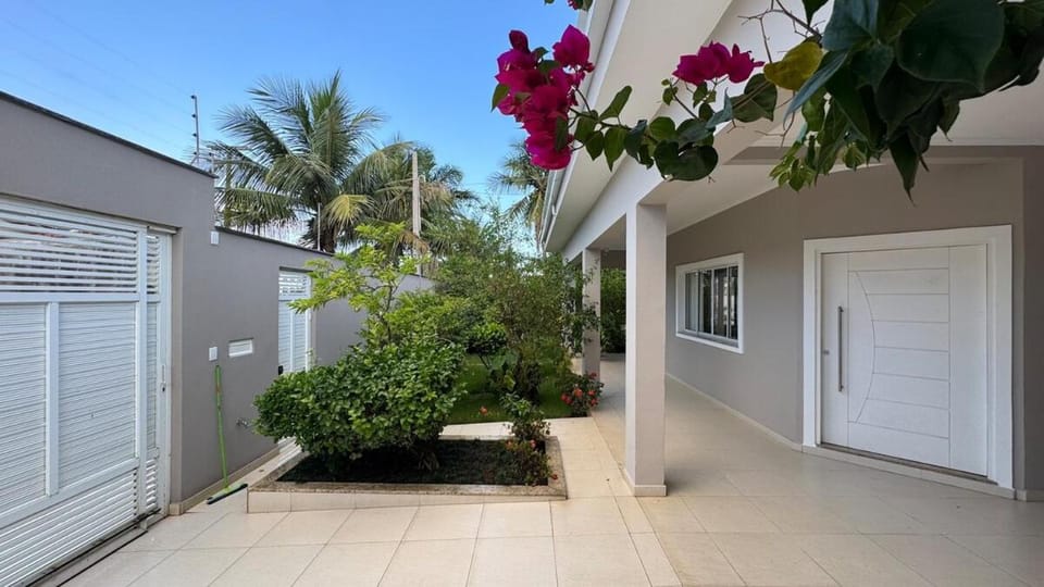 Casa 300m Praia, Ar condicionado, Área Gourmet, Piscina climatizada House in Peruíbe
