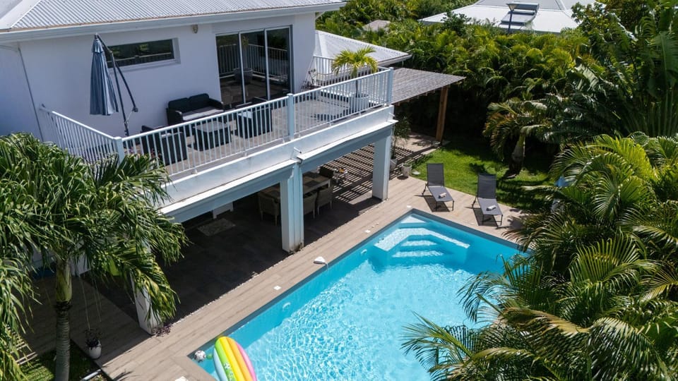 Property building, Swimming pool