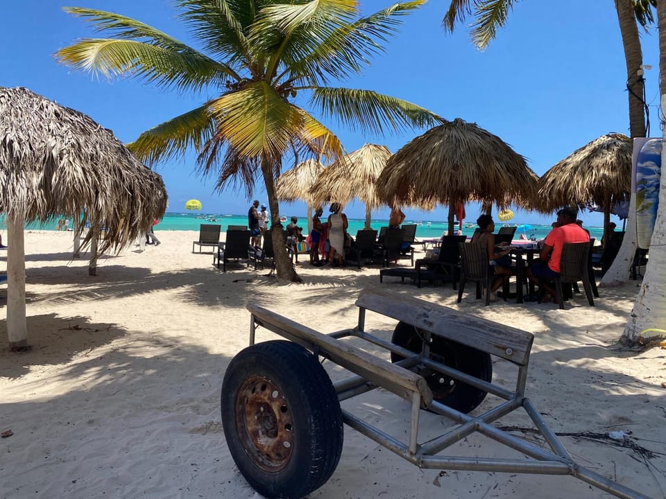 Day, People, Natural landscape, Beach, Sea view, group of guests, sunbed