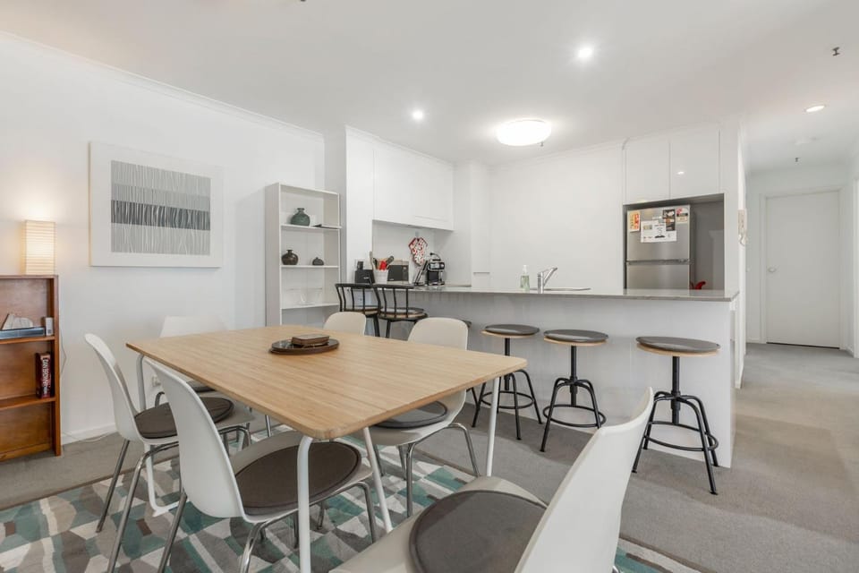 Jeffcott Botanic Escape Parking, Pool & Gym Apartment in Melbourne