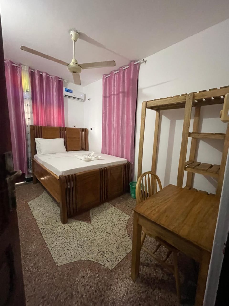 Hello Rafiki GuestHouse - Mkunazini Bed and Breakfast in Tanzania