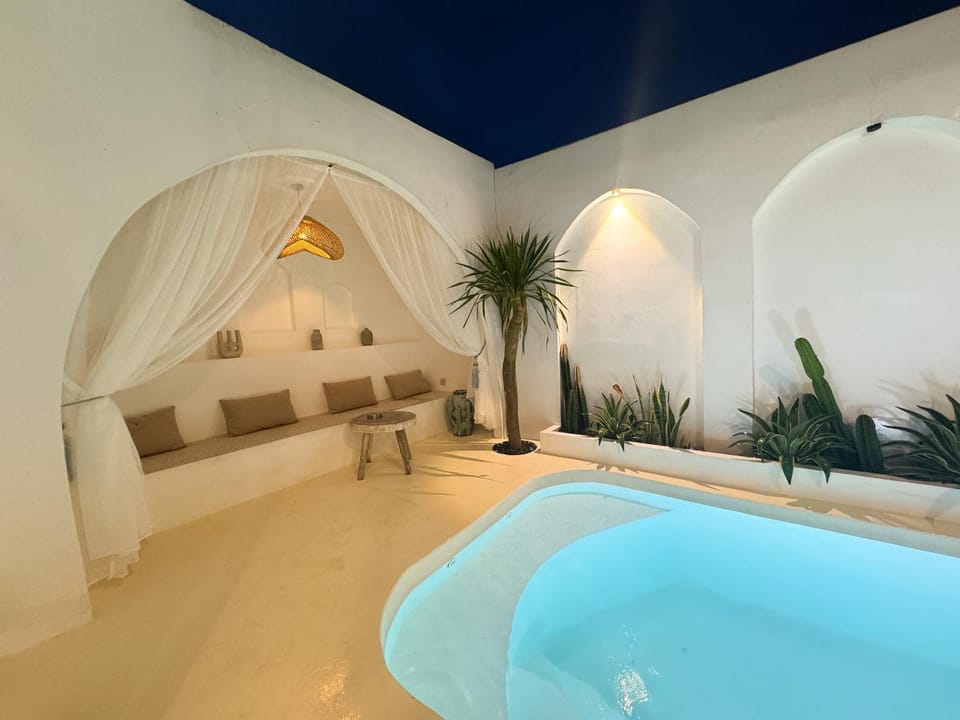 Pool view, Swimming pool