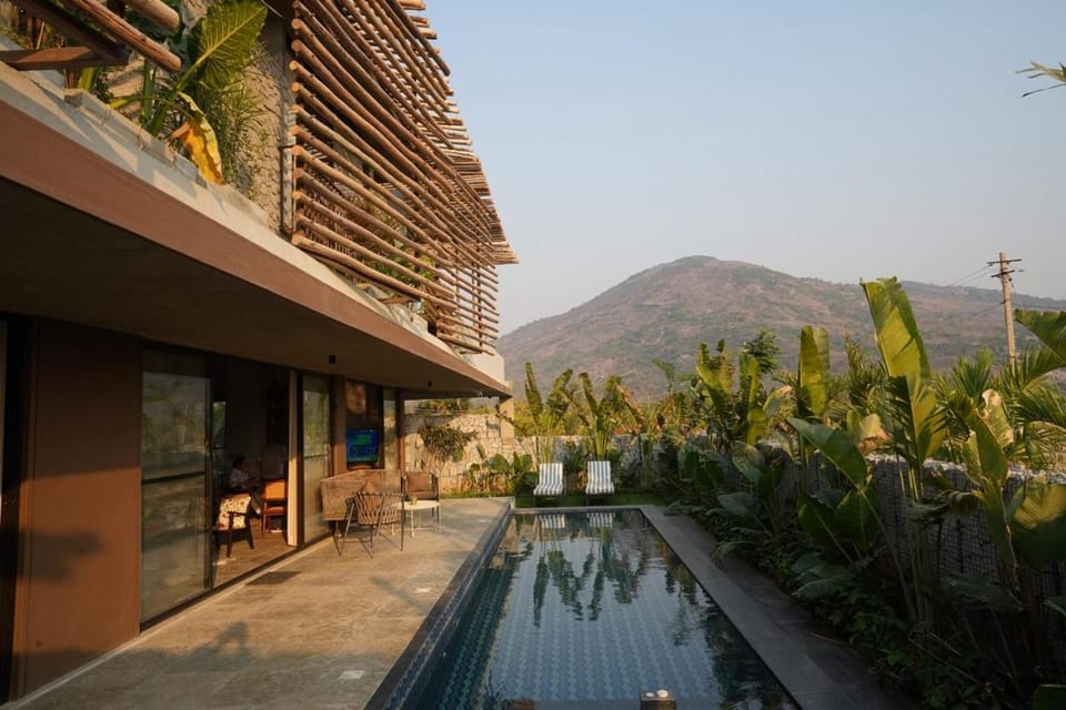 Natural landscape, Mountain view, Pool view, Swimming pool, sunbed