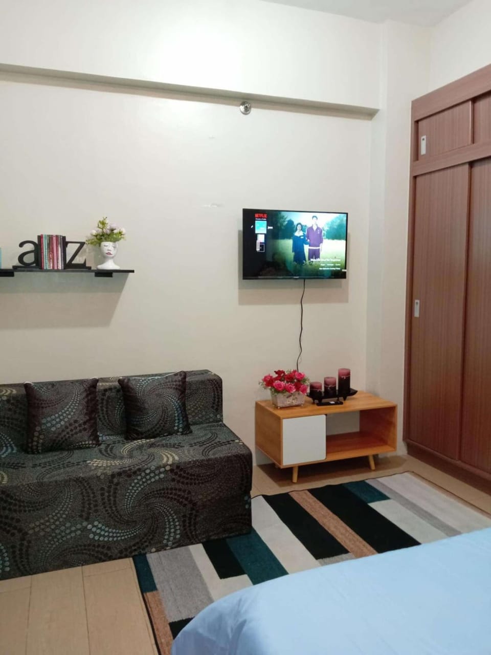Seating area, Entertainment