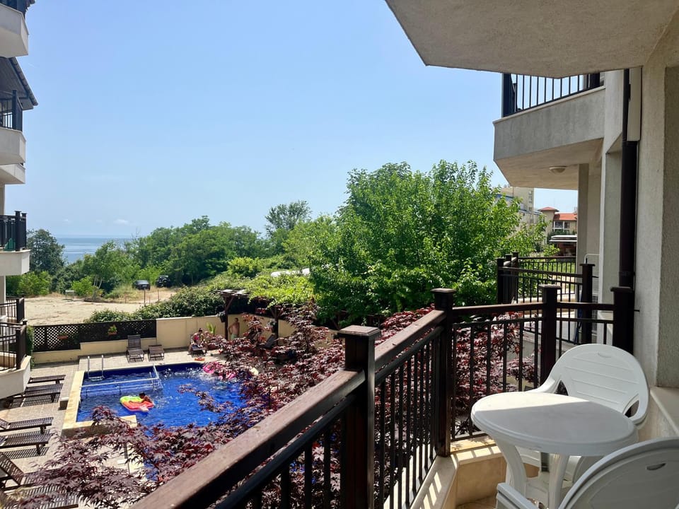 Pool view, Swimming pool