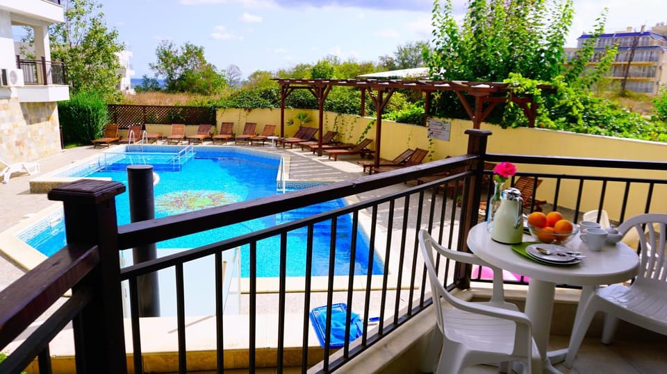 Summer, On site, Pool view, Swimming pool