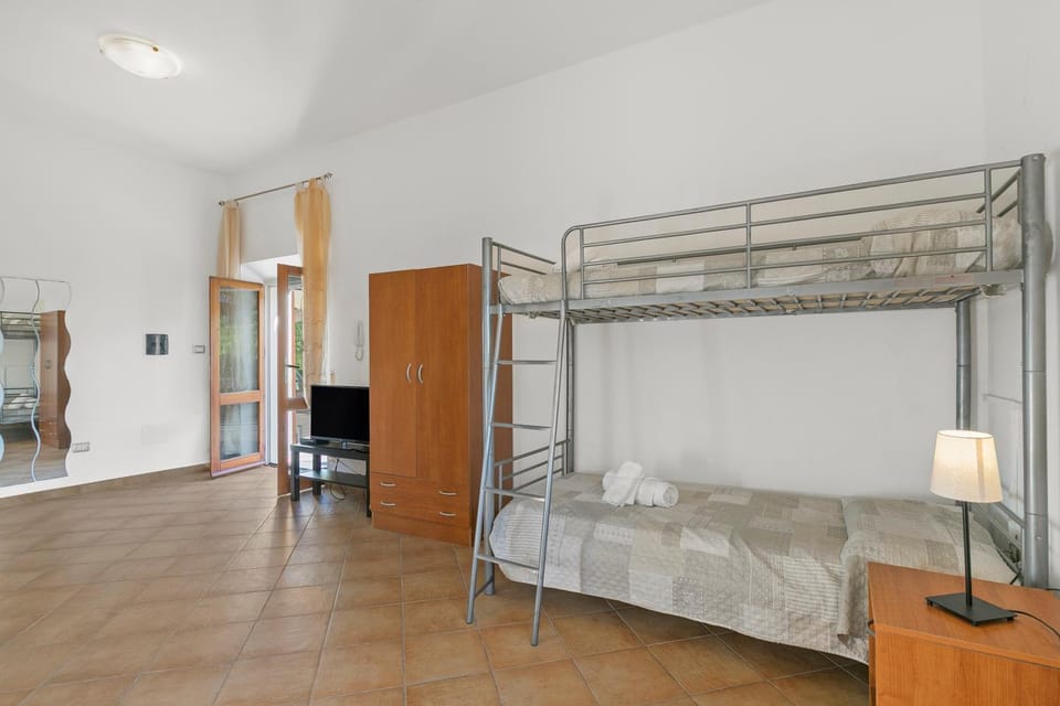 Living room, bunk bed