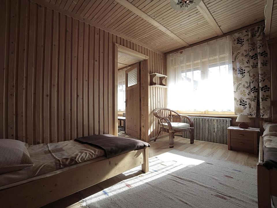 Day, Photo of the whole room